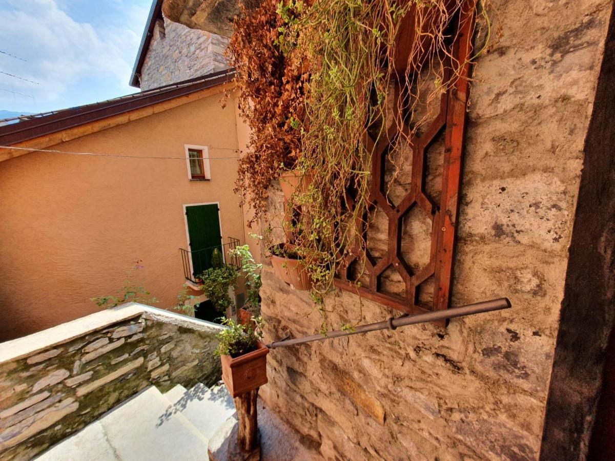I Scalitt By Quokka 360 - Como Lake Typical House In The Fishing Village Carate Urio Exterior photo